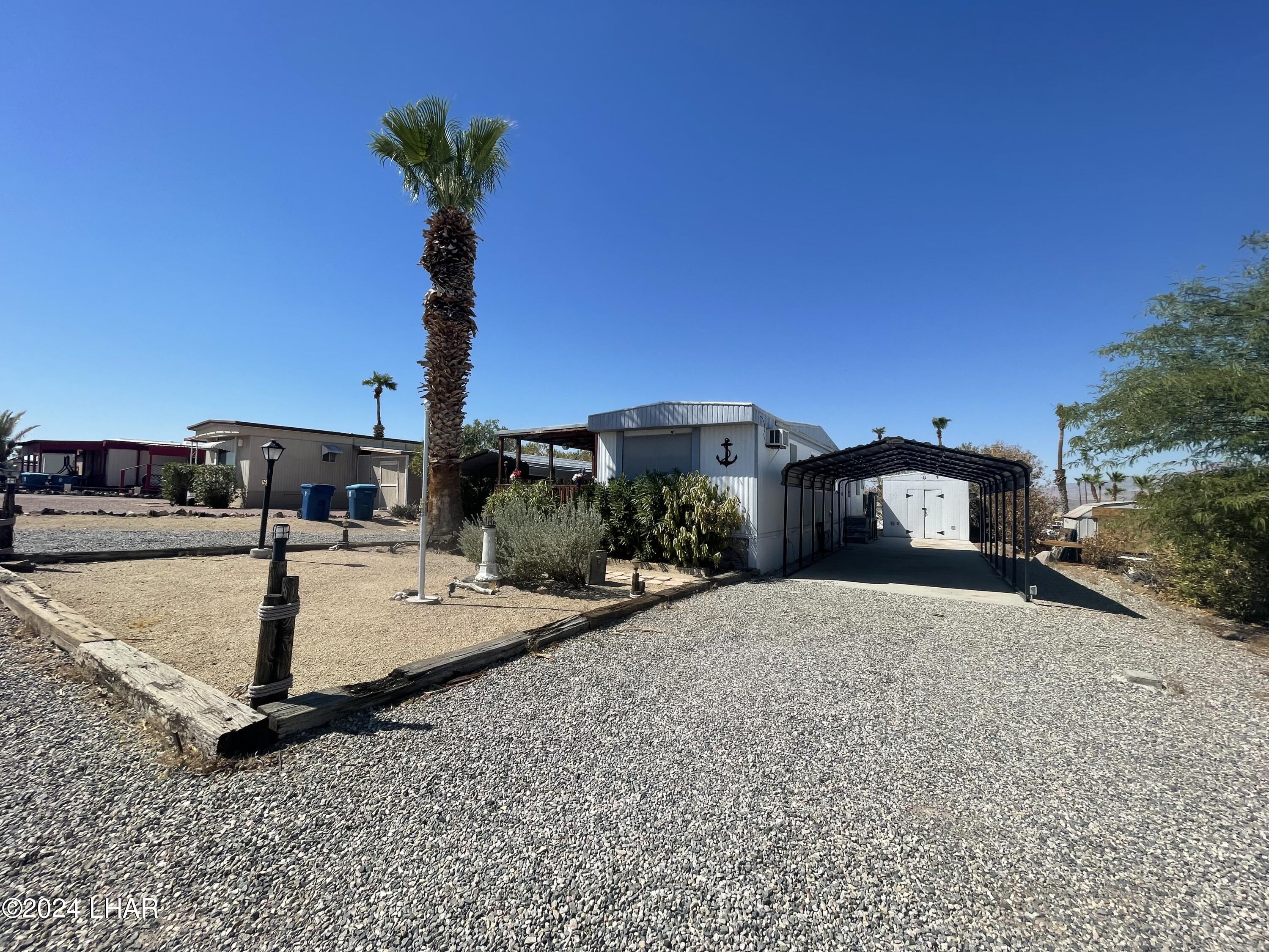 4006 London Bridge Road, Unit 129 Lake Havasu City, AZ 86404 - Photo 17 of 20 Parking