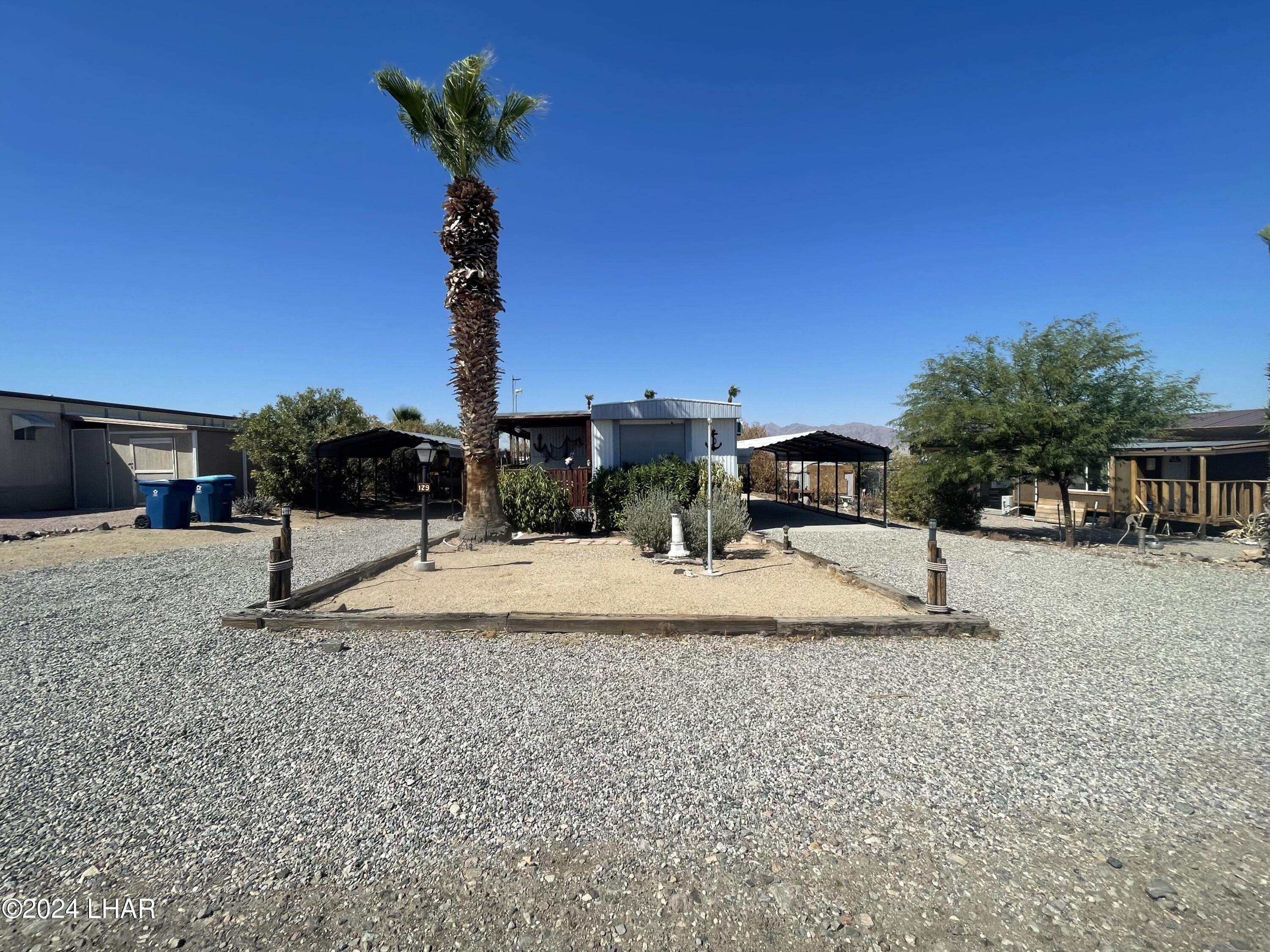 4006 London Bridge Road, Unit 129 Lake Havasu City, AZ 86404 - Photo 4 of 20 Lots of Toy Parking