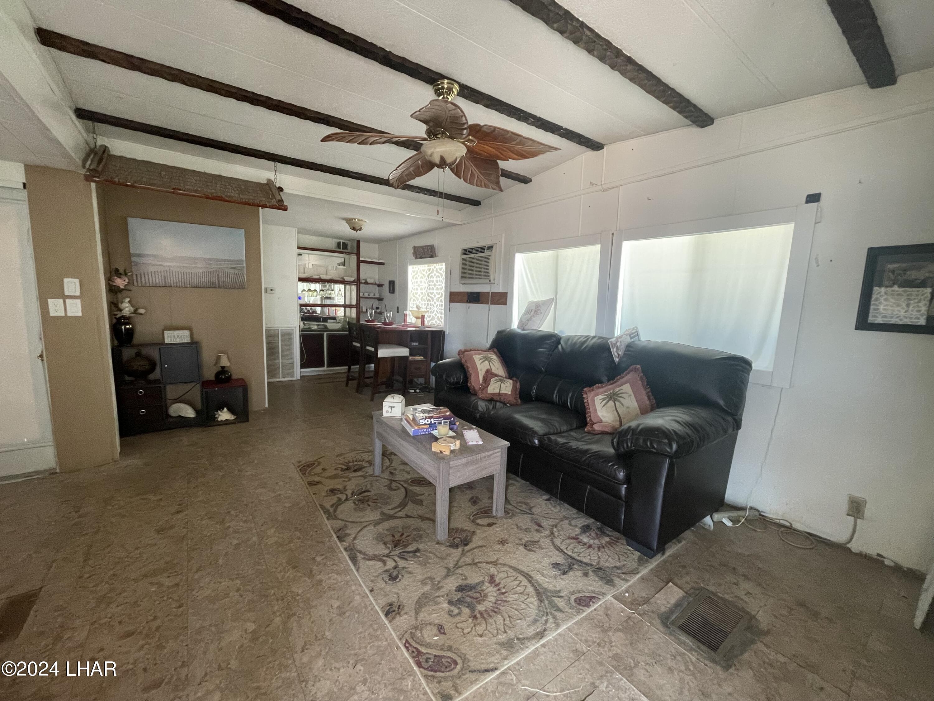 4006 London Bridge Road, Unit 129 Lake Havasu City, AZ 86404 - Photo 6 of 20 Living Room