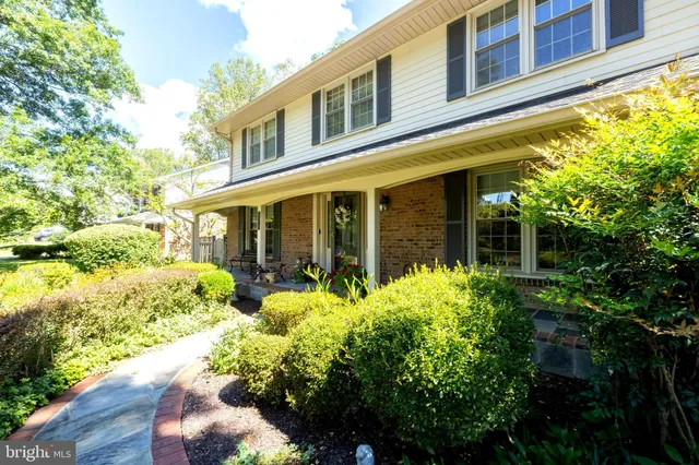 $1,299,000 | 2716 Glencroft Road, Vienna, VA 22181