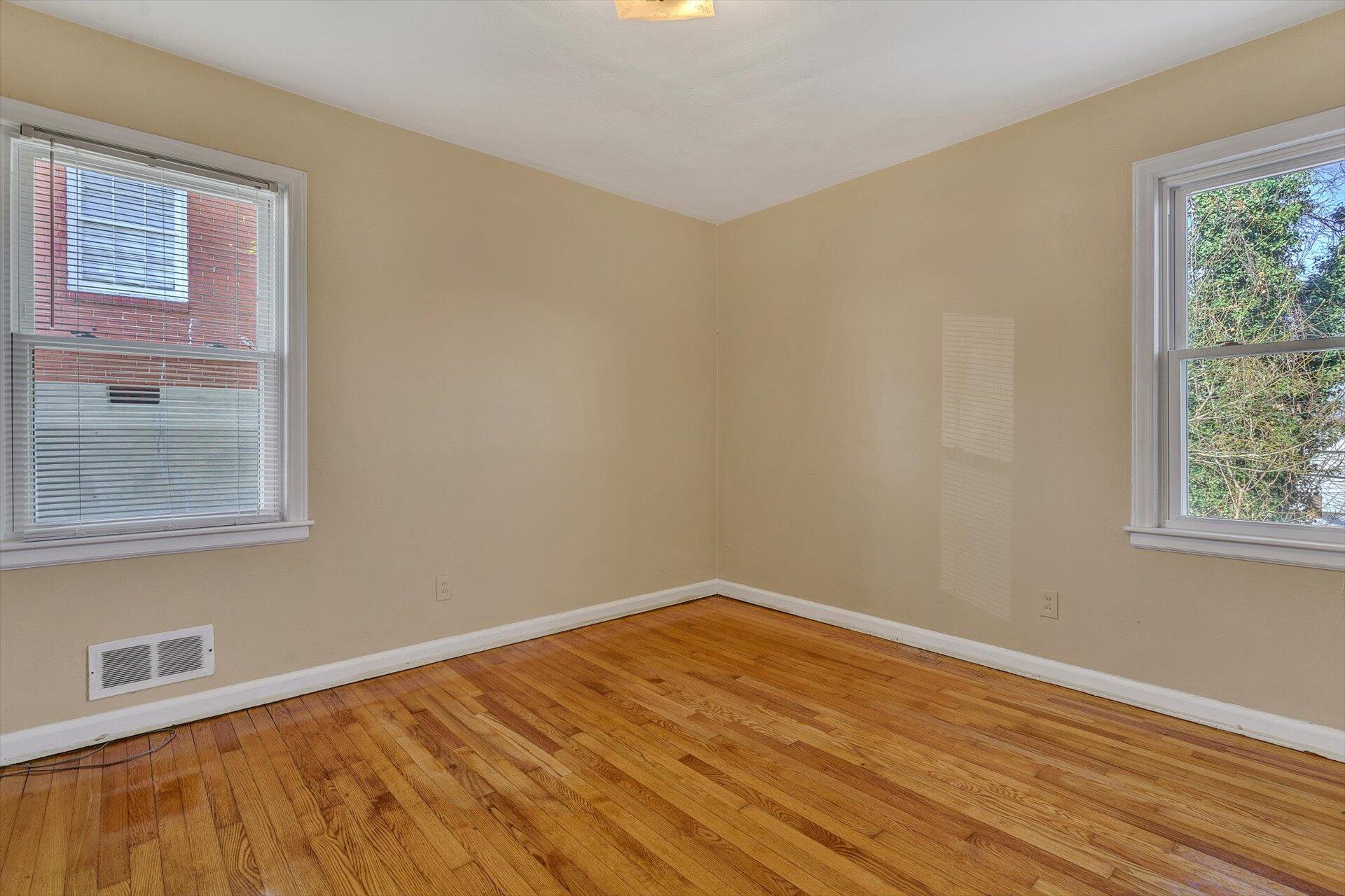 2411 Tillett Road Southwest Roanoke, VA 24015 - Photo 19 of 26 19-010420220016