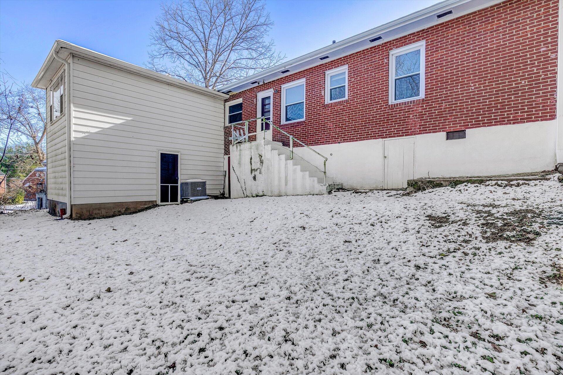 2411 Tillett Road Southwest Roanoke, VA 24015 - Photo 22 of 26 22-010420220019
