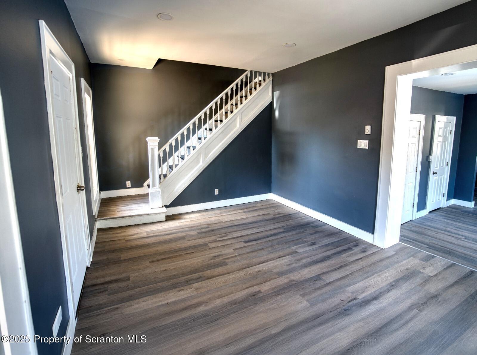 1102 Pettibone Street Scranton, PA 18504 - Photo 4 of 29 #4