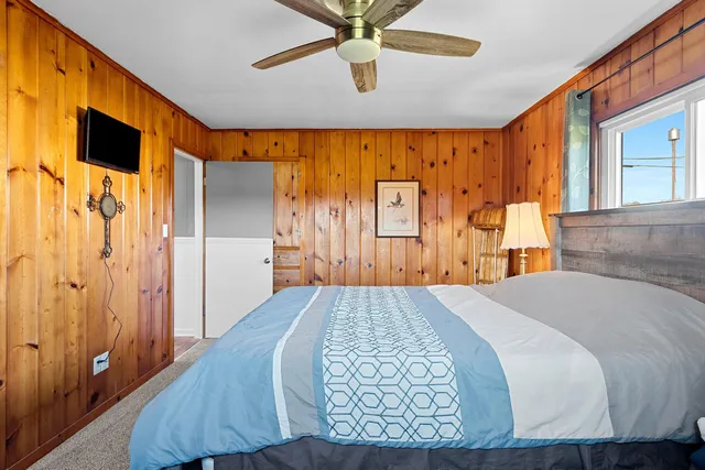 $224,900 | 402 Farnsworth Avenue, Oconto, WI 54153