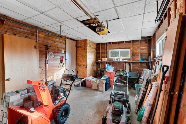 $224,900 | 402 Farnsworth Avenue, Oconto, WI 54153