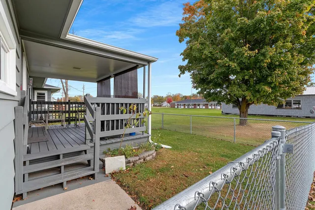 $224,900 | 402 Farnsworth Avenue, Oconto, WI 54153