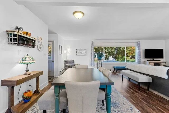 $224,900 | 402 Farnsworth Avenue, Oconto, WI 54153