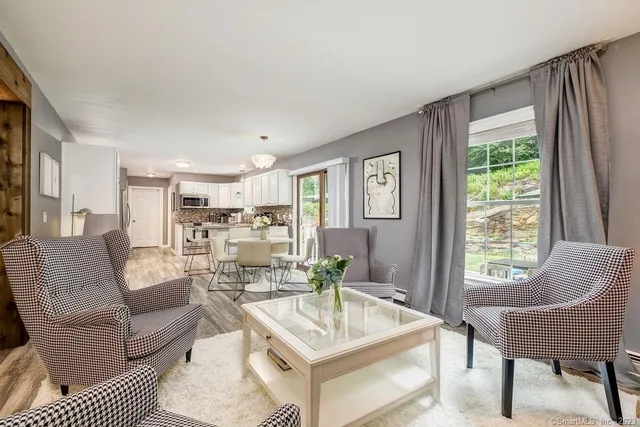 $999,000 | 18 Tunnel Road, Roxbury, CT 06783