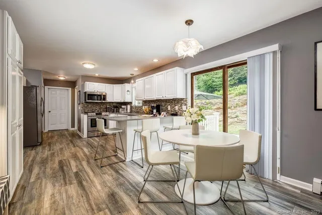 $999,000 | 18 Tunnel Road, Roxbury, CT 06783