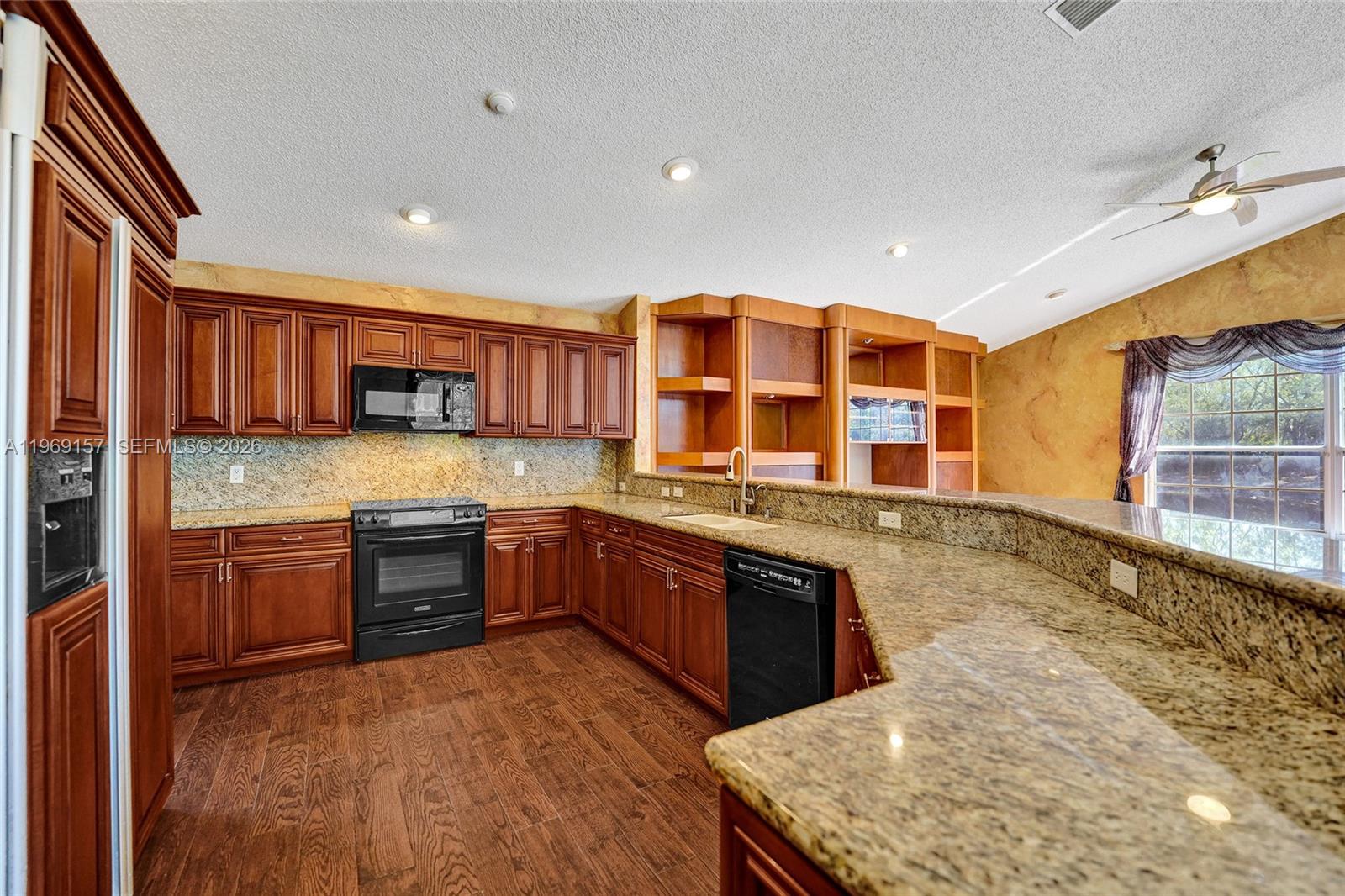 3280 Huntington Weston, FL 33332 - Photo 20 of 64