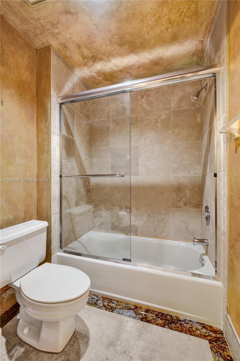 3280 Huntington Weston, FL 33332 - Photo 58 of 64 Bathroom #3