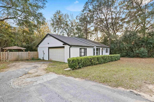 $299,999 | 2121 Shady Oaks Drive, Tallahassee, FL 32303