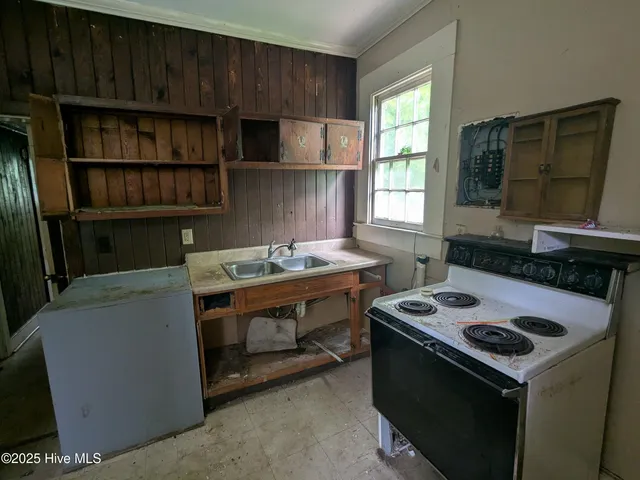 $94,900 | 207 Bruton Street West, Wilson, NC 27893