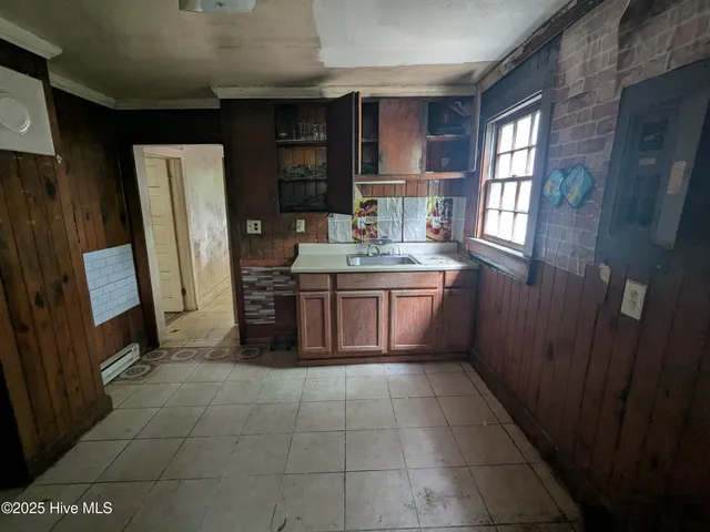 $94,900 | 207 Bruton Street West, Wilson, NC 27893