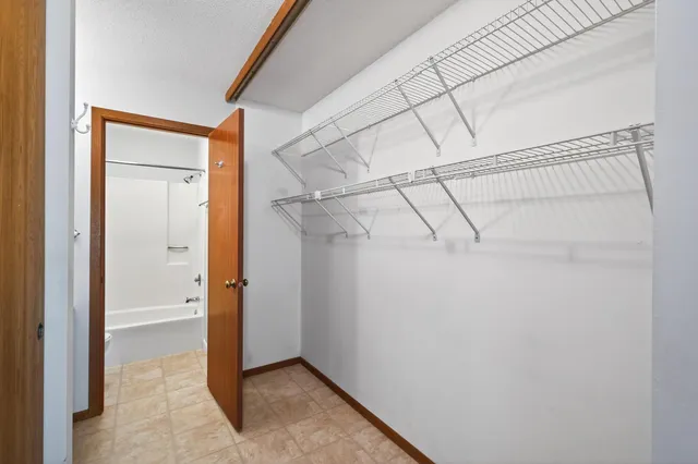 $179,900 | 35 Nathan Lane North, Unit 223, Plymouth, MN 55441