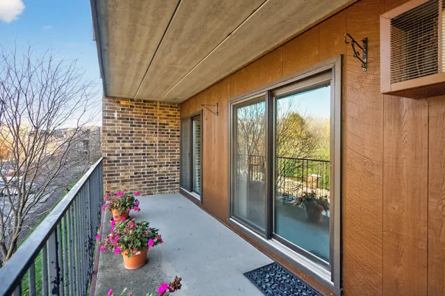 $179,900 | 35 Nathan Lane North, Unit 223, Plymouth, MN 55441