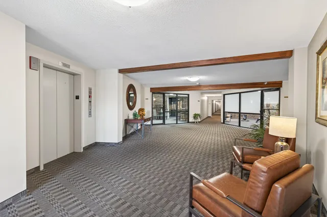 $179,900 | 35 Nathan Lane North, Unit 223, Plymouth, MN 55441