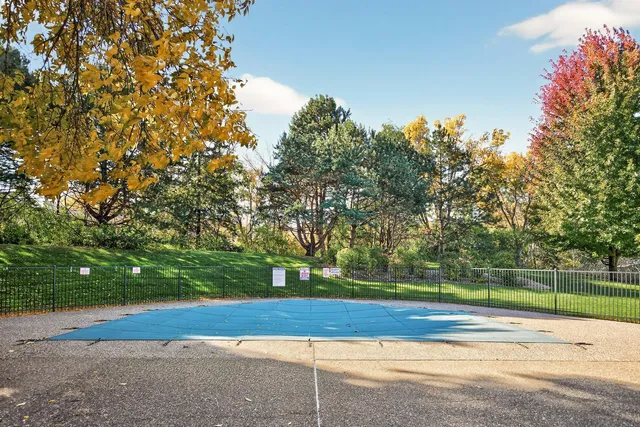 $179,900 | 35 Nathan Lane North, Unit 223, Plymouth, MN 55441