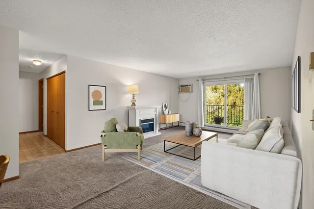 $179,900 | 35 Nathan Lane North, Unit 223, Plymouth, MN 55441