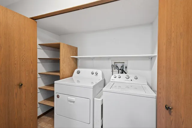 $179,900 | 35 Nathan Lane North, Unit 223, Plymouth, MN 55441