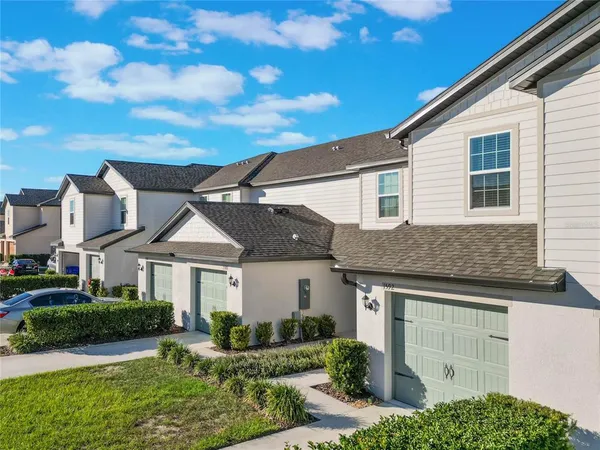 $299,900 | 1592 Wynford Circle, Tavares, FL 32778