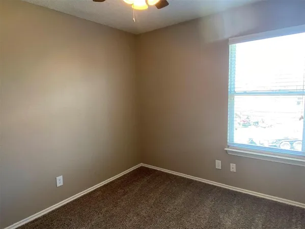 $1,550 | 319 Southeast 3rd Street, Unit 104, Grand Prairie, TX 75051