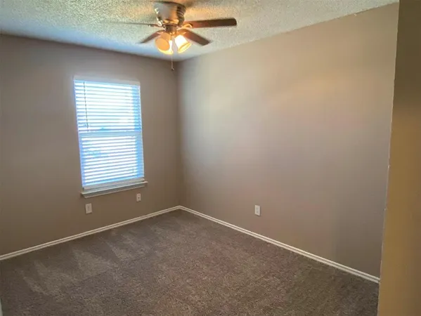 $1,550 | 319 Southeast 3rd Street, Unit 104, Grand Prairie, TX 75051