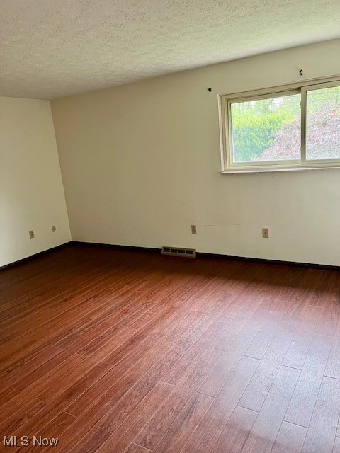 5223 Cline Road Kent, OH 44240 - Photo 8 of 13 Master bedroom