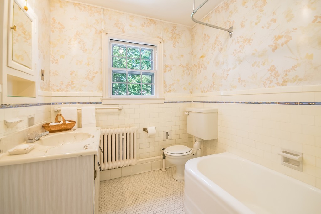 154 Colony Road Longmeadow, MA 01106 - Photo 21 of 29 Gallery Image 21