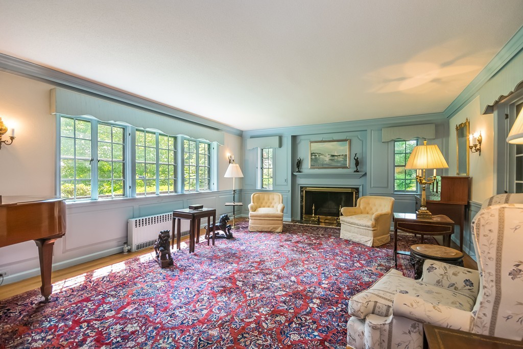 154 Colony Road Longmeadow, MA 01106 - Photo 3 of 29 Gallery Image 3