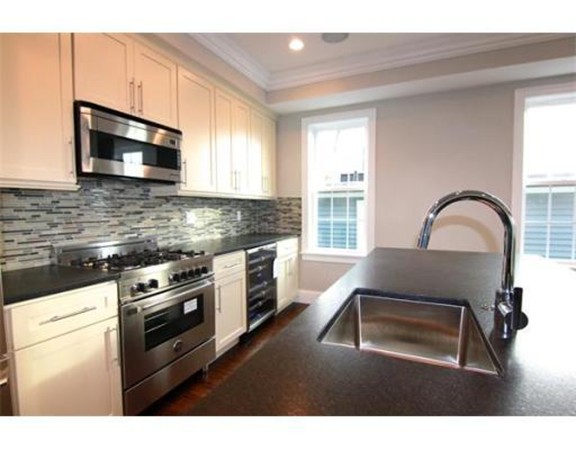 15 Preble Street, Unit 5 Boston, MA 02127 - Photo 4 of 6