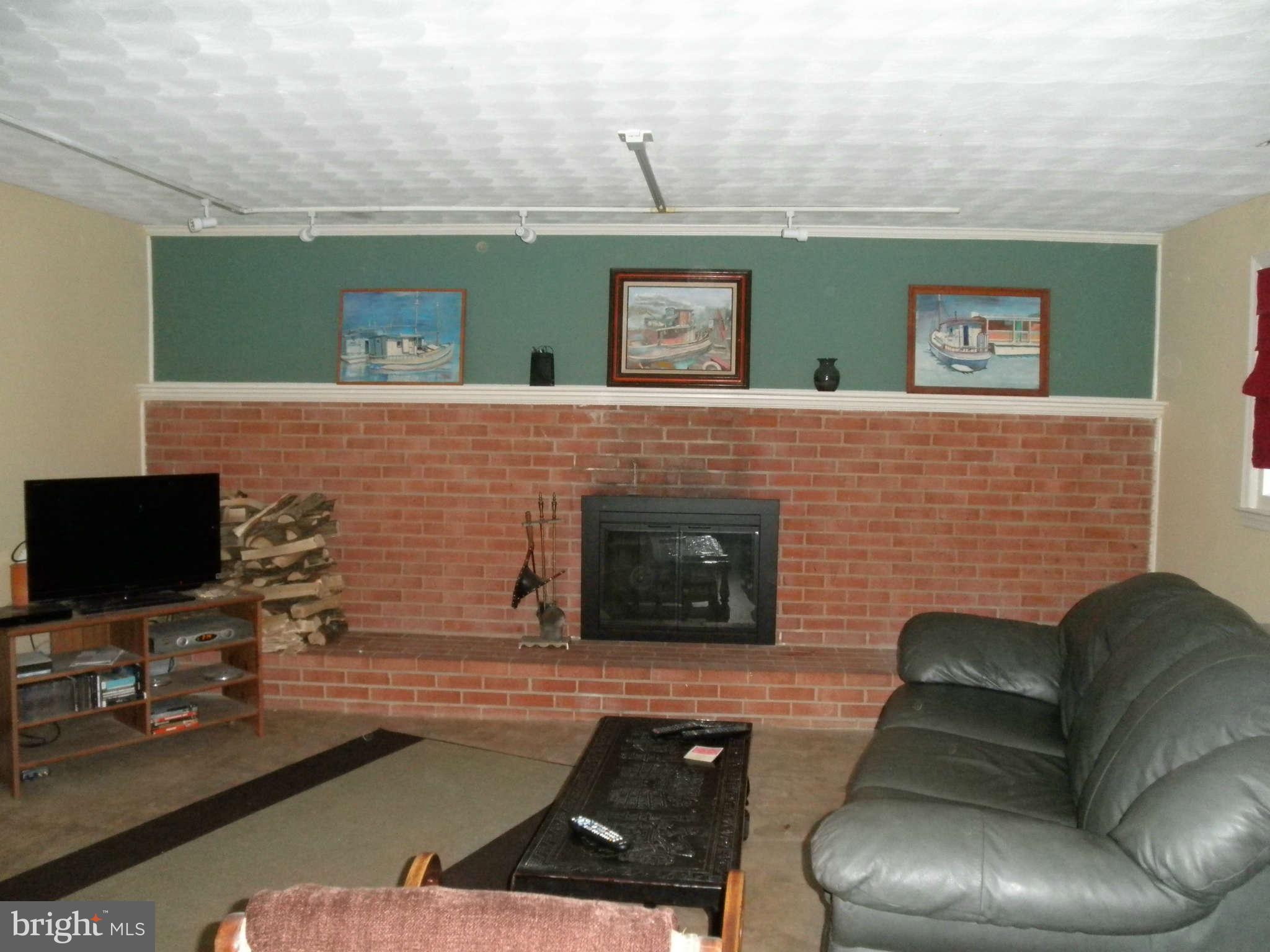 4511 Twinbrook Road Fairfax, VA 22032 - Photo 11 of 27 Family Room 2