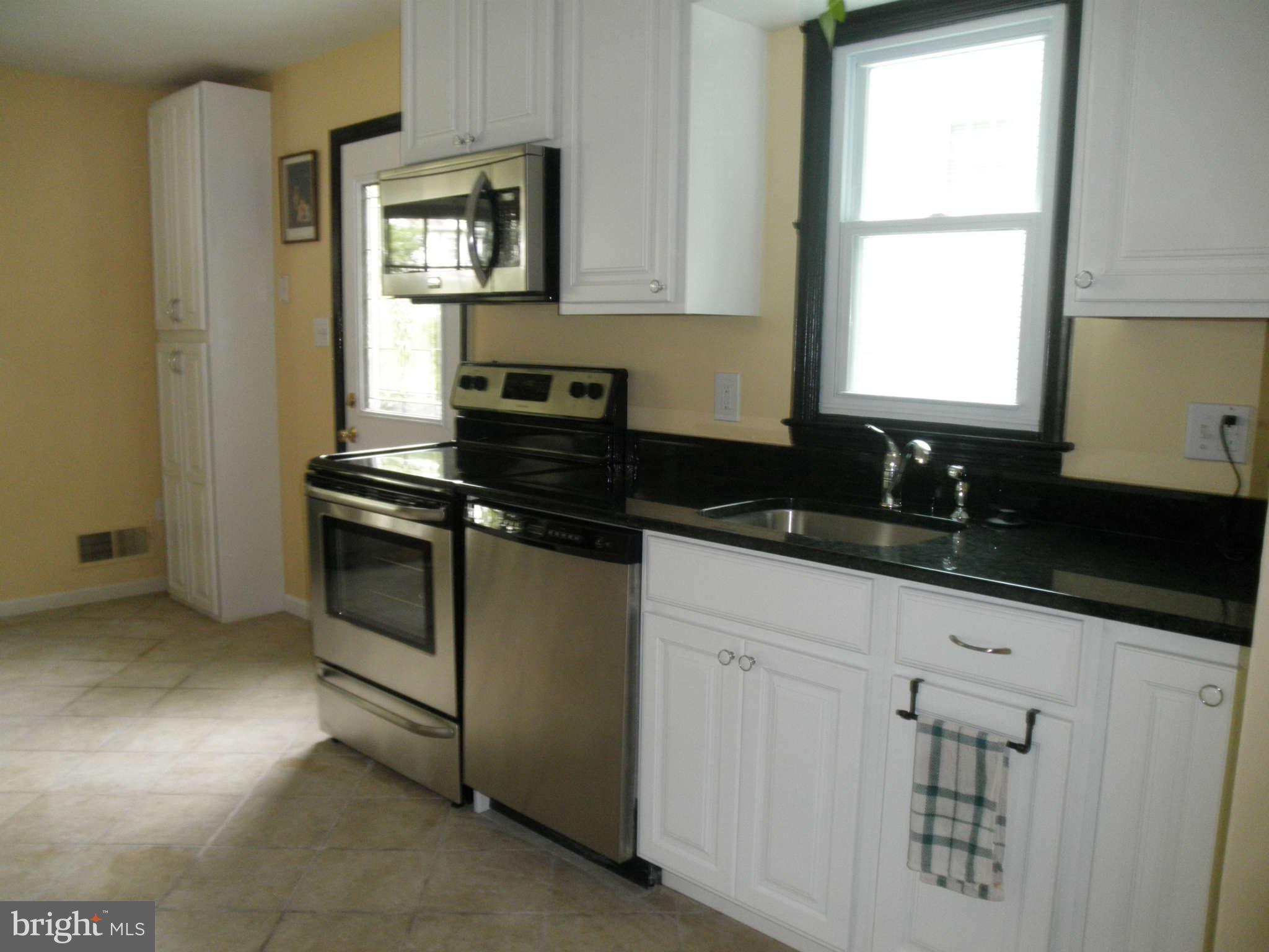 4511 Twinbrook Road Fairfax, VA 22032 - Photo 6 of 27 Kitchen 2