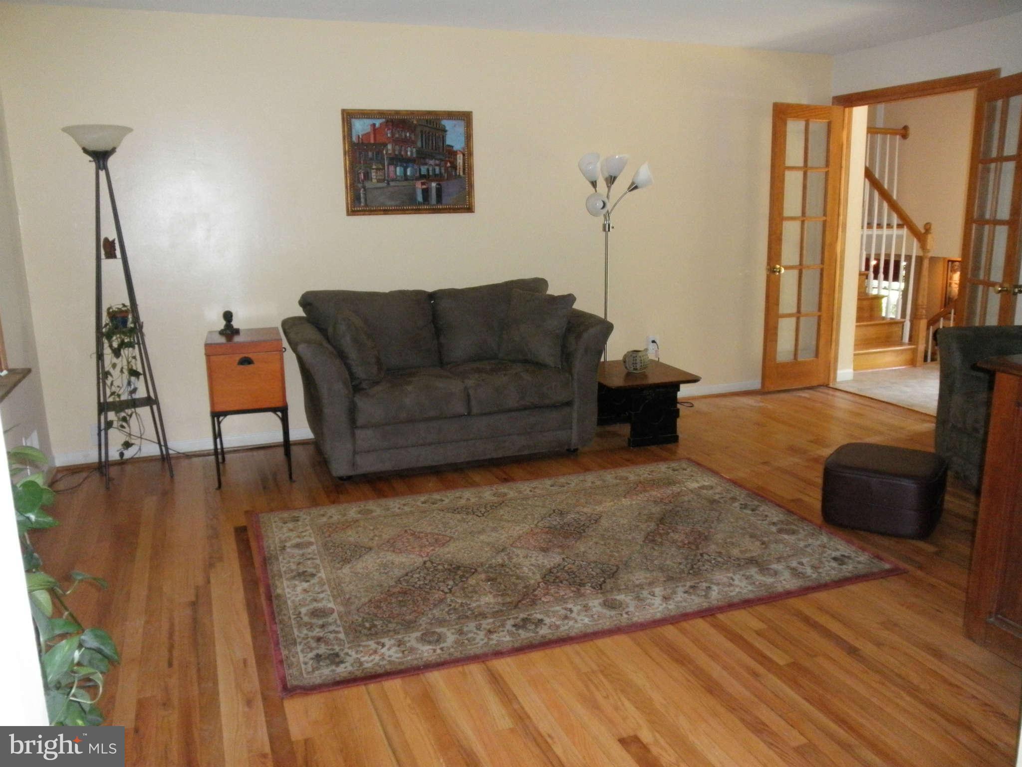 4511 Twinbrook Road Fairfax, VA 22032 - Photo 7 of 27 Living Room 1