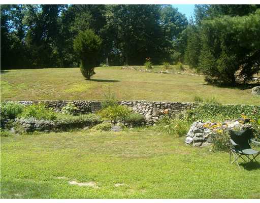 82 Indian Road East Providence, RI 02915 - Photo 3 of 5 Yard/Garden.