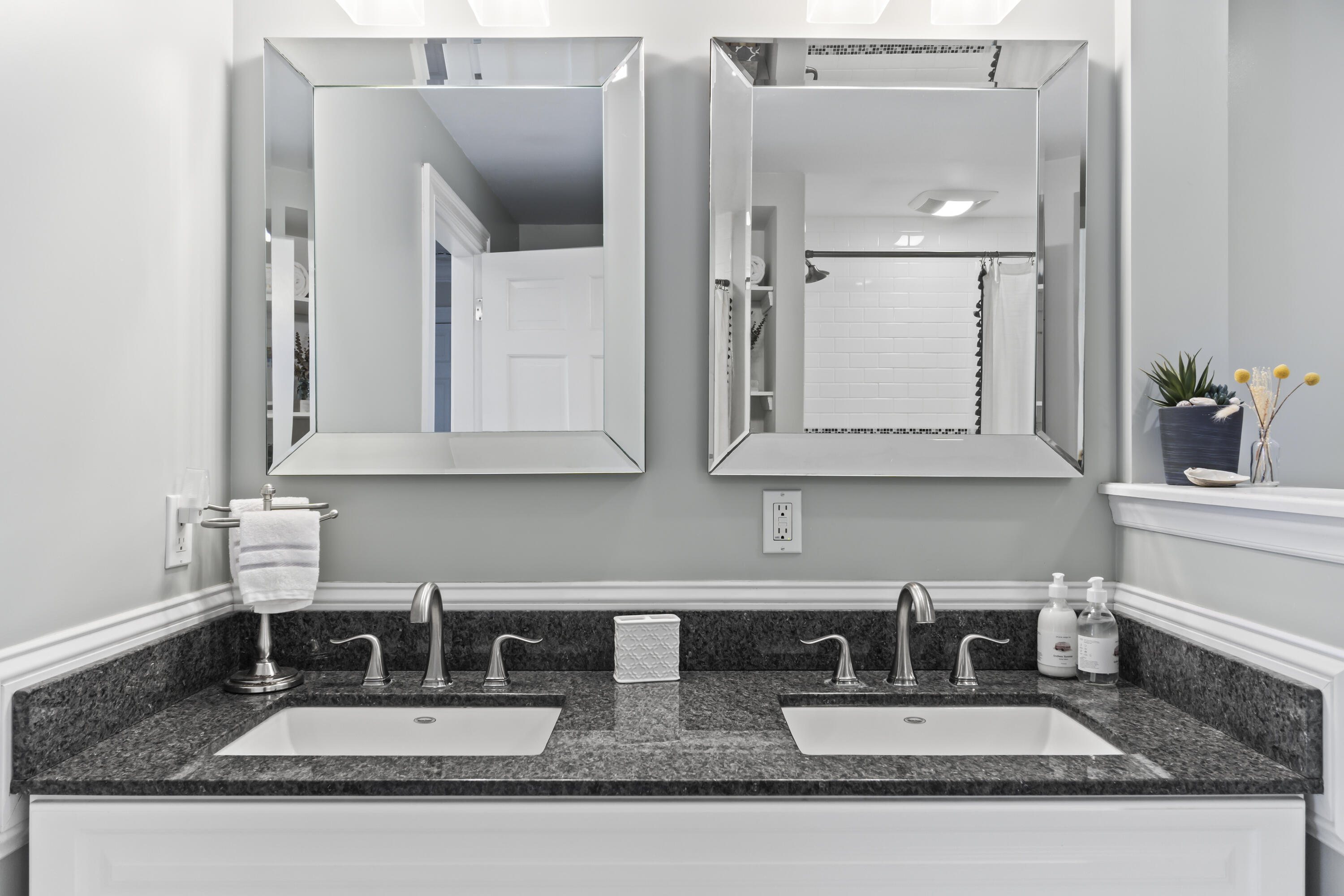 510 Shore Road Cape Neddick, ME 03902 - Photo 36 of 57 Full Bathroom