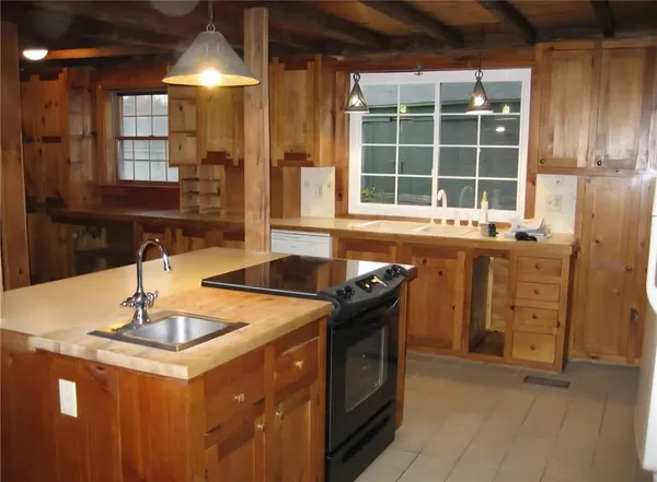 $2,100 | 143 Cooper Road, Glocester, RI 02814