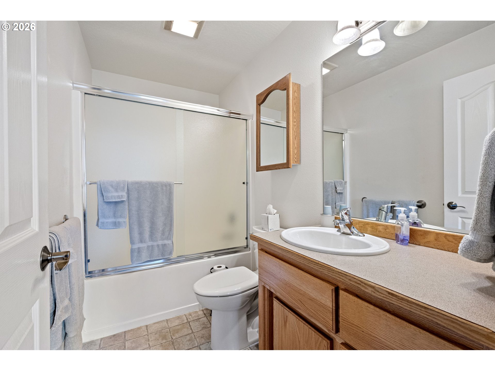 1635 Fairview Place Cottage Grove, OR 97424 - Photo 23 of 37 Bathroom