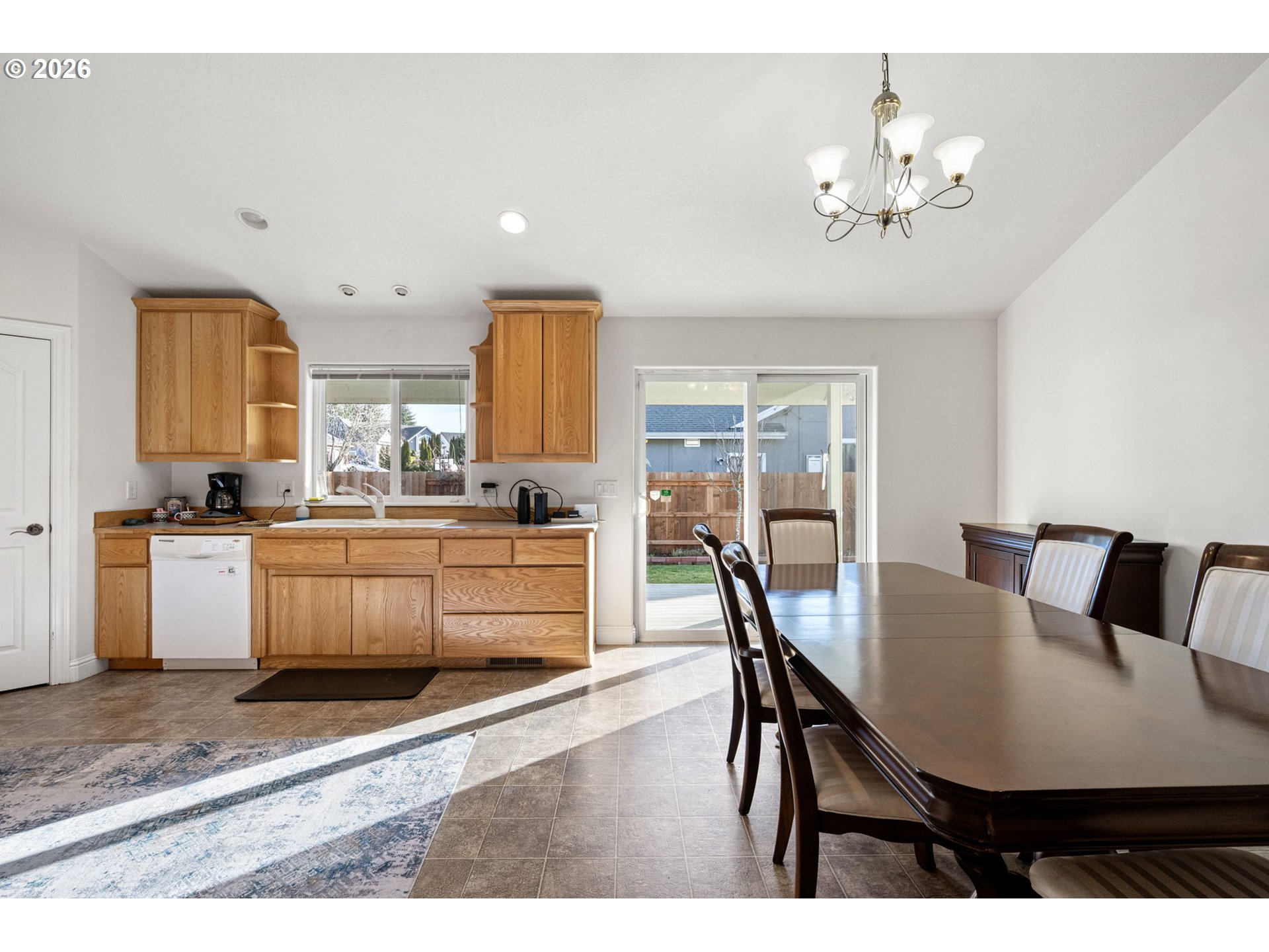 1635 Fairview Place Cottage Grove, OR 97424 - Photo 9 of 37 Kitchen/Dining Room