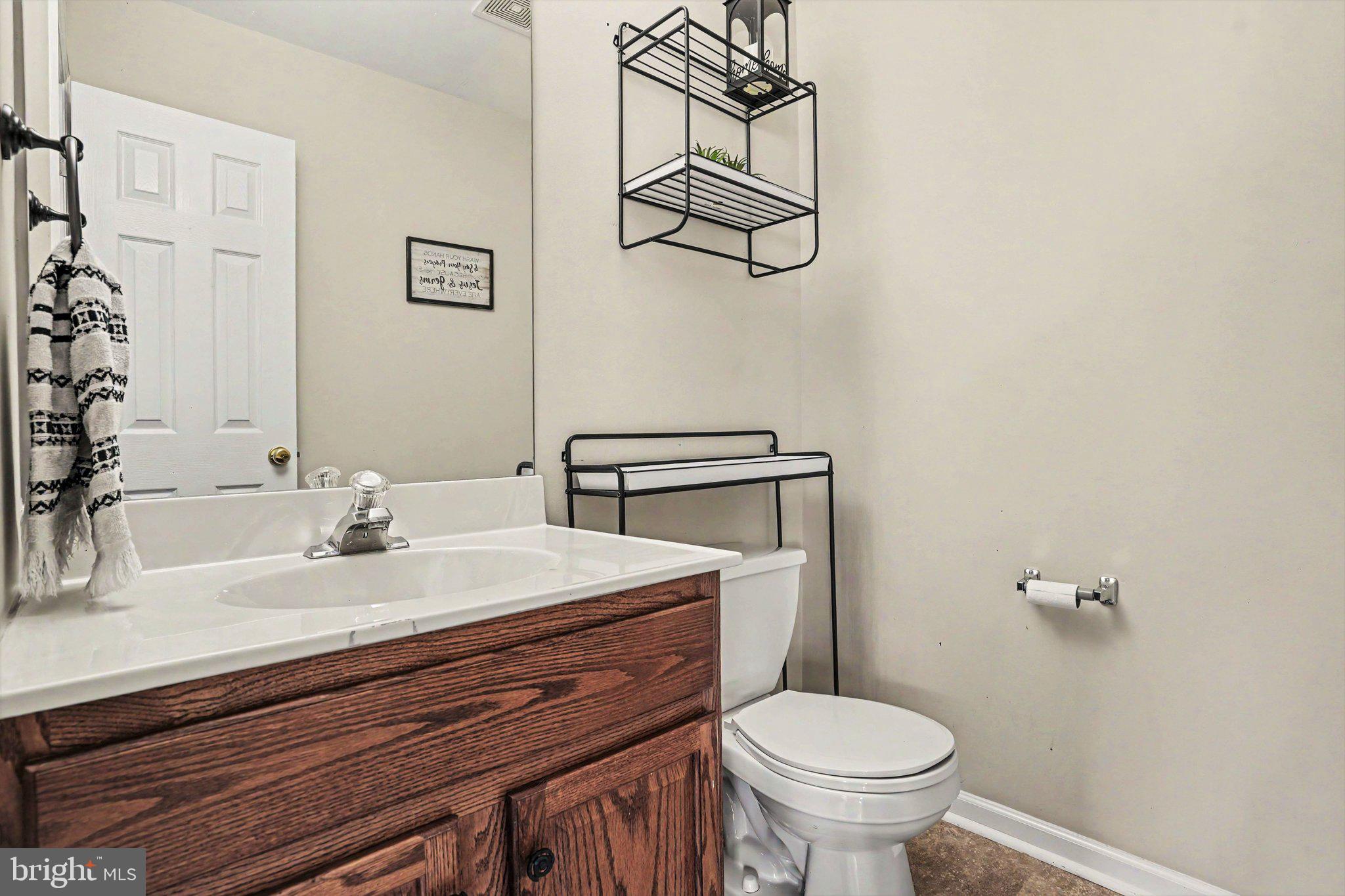 2252 Ionoff Road Harrisburg, PA 17110 - Photo 5 of 28