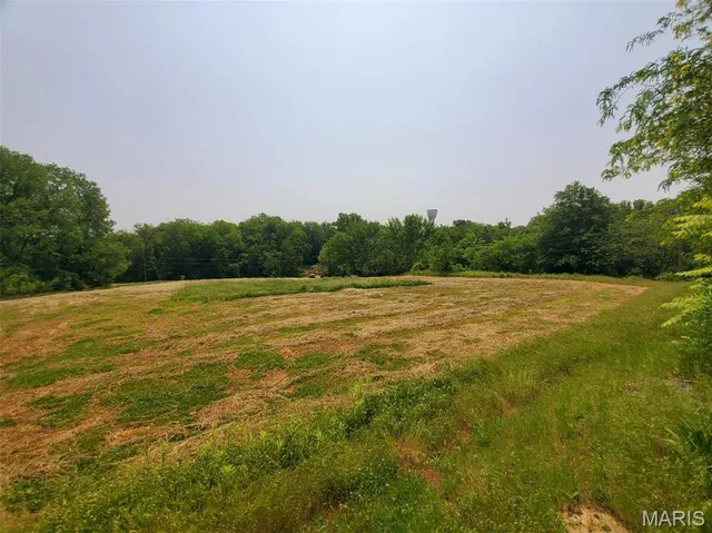 $325,000 | 1100 North 5th Street, La Grange, MO 63448