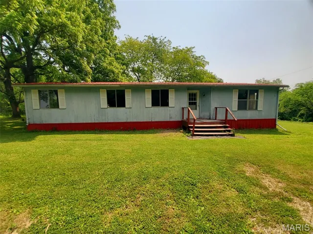 $325,000 | 1100 North 5th Street, La Grange, MO 63448