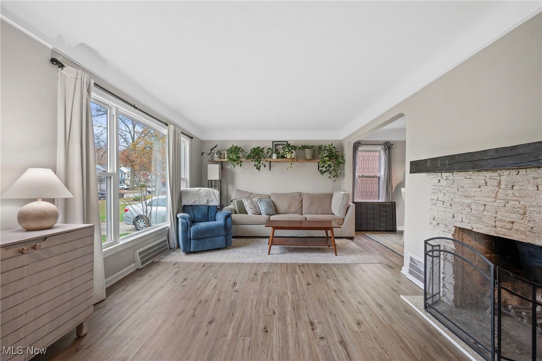 1369 Ford Road Lyndhurst, OH 44124 - Photo 4 of 40
