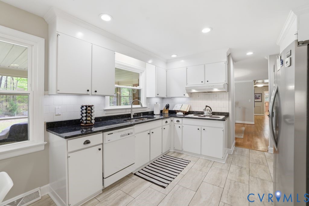 13311 Lewis Road Chester, VA 23831 - Photo 14 of 57