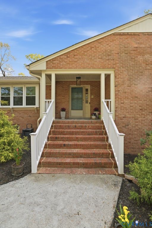 13311 Lewis Road Chester, VA 23831 - Photo 7 of 57