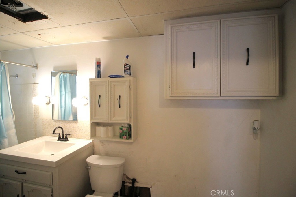 21212 Rainbow Road Hinkley, CA 92347 - Photo 15 of 32