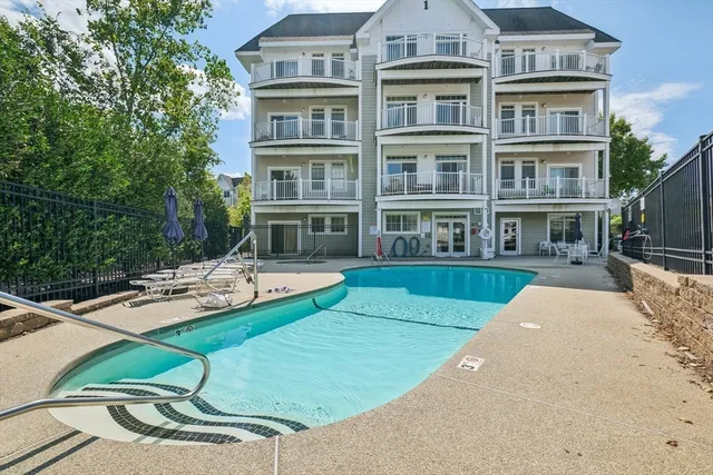 $525,000 | 614 Pond Street, Unit 2104, Braintree, MA 02184