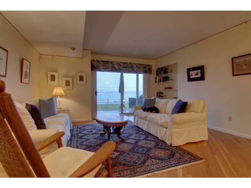 4480 Post Road, Unit 2 Warwick, RI 02818 - Photo 3 of 25 Living Room.