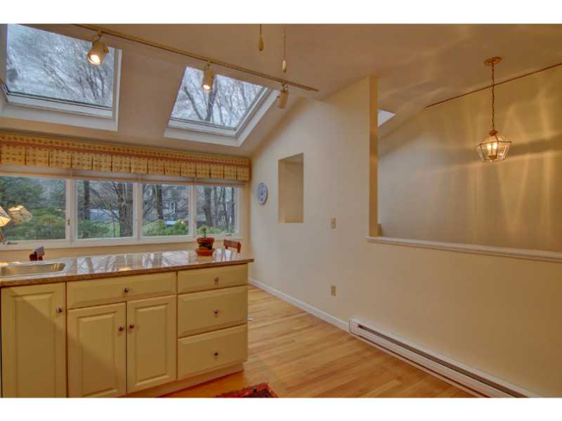 4480 Post Road, Unit 2 Warwick, RI 02818 - Photo 7 of 25 Kitchen.