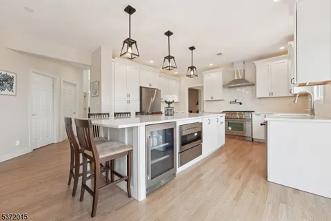 $1,030,000 | 17 Patrick Henry Place, Ringoes, NJ 08551